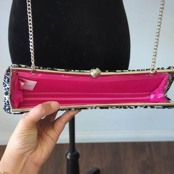Collectible Patricia Field Barbie Luxe Black And White Clutch/Crossbody - Picture 6 of 9